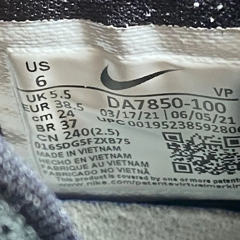 Size 6M/7.5Women - Nike KD14 Oreo shoes